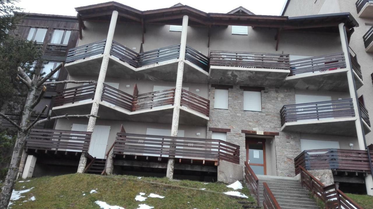 Charmant T2 Avec Cabine Fermee Et Terrasse Les Angles  Exterior photo